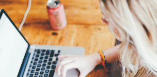 En lista över de viktigaste sakerna att tänka på när man spelar på online casino