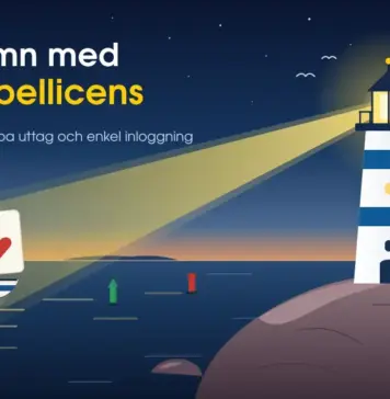 Fördelar med att spela på svenska casinon med svensk spellicens Illustration av en blå- och vitrandig fyr på en granitklippa i skymningen vars ljuskägla leder en segelbåt med ett hjärter ess som segel in mot en trygg hamn med en faluröd sjöbod och en svensk flagga, under texten ”Trygg hamn med svensk spellicens – Skattefria vinster, snabba uttag och enkel inloggning”.