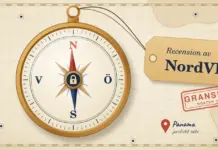 Illustration av en kompass i mässing på ett gammalt sjökort, där nålen pekar mot norr och ett hänglås sitter i mitten, med en bagagelapp märkt ”Recension av NordVPN” och stämpeln ”Granskad hösten 2026”, en kartnål vid ”Panama – juridiskt säte” och streckade linjer till serverpunkter runt om.