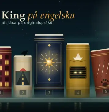 Stephen King på engelska – topp 5 böcker att läsa på originalspråket Illustration av fem numrerade böcker som står som husfasader i en dimmig småstad under fullmånen, med upplysta hotellfönster, en ensam väg, en gyllene talisman, en dagvattenbrunn med lysande ögon och klösmärken på bokryggarna, en pappersbåt som driver längs gatan och texten ”Stephen King på engelska – Topp 5 böcker att läsa på originalspråket”.